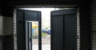 Купить гаражные ворота распашные Белово, цена от 3834 руб.