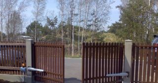 Купить распашные ворота из штакетника Белово, цена от 2710 руб.