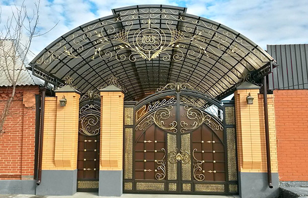 Купить или заказать ворота для дома с навесом - стильные и надежные решения для вашего участка в Белове от 41557 руб | ВоротМастер-Блв